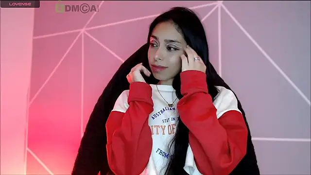 lilylouisee online show from February 2026 06:48:01 PM