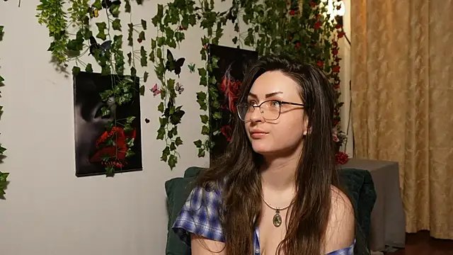 Snapshot of NaughtYHomemadE chatting on November 2025 05:35:01 PM NaughtYHomemadE online show from November 2025 05:35:01 PM