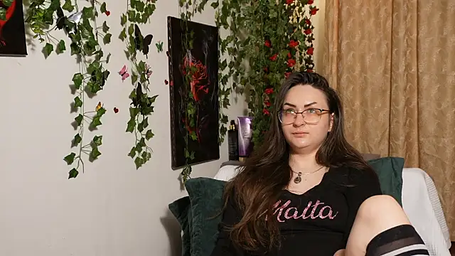 Snapshot of NaughtYHomemadE chatting on December 2025 05:29:02 PM NaughtYHomemadE online show from December 2025 05:29:02 PM