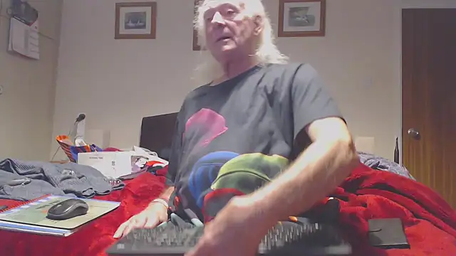 WaverlyKernow online show from February 2026 08:21:02 AM