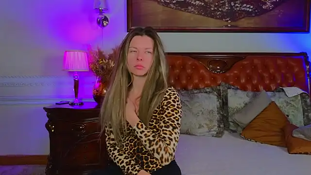 Real Tini online show from January 2026 06:18:02 AM