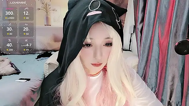 Snapshot of Ti_amo_UU chatting on November 2025 12:05:01 PM Ti amo UU online show from November 2025 12:05:01 PM