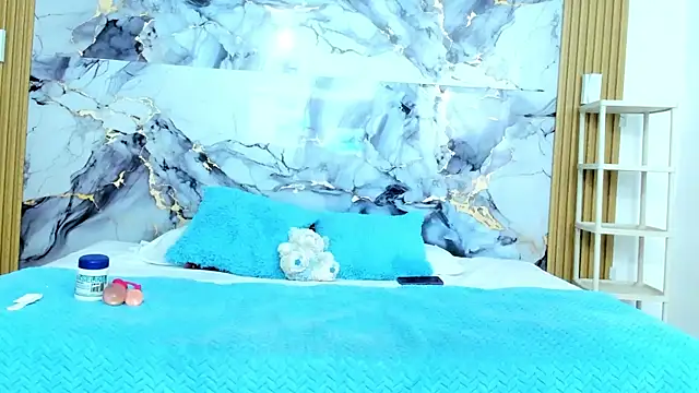 luna hoott online show from November 2025 01:39:01 PM