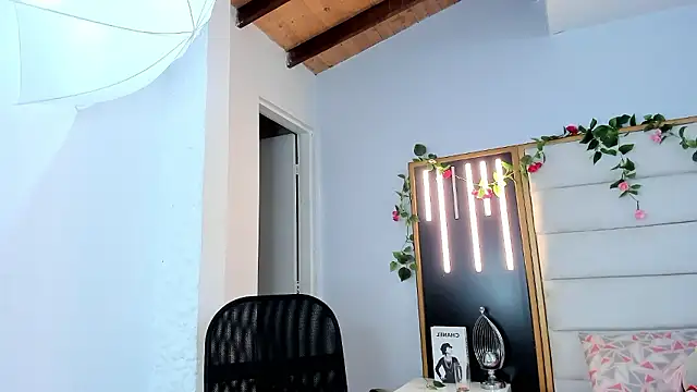 pretty ariiel online show from December 2024 02:25:02 AM