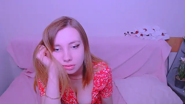 Snapshot of AliceFire_ chatting on May 2026 09:47:02 AM AliceFire online show from May 2026 09:47:02 AM