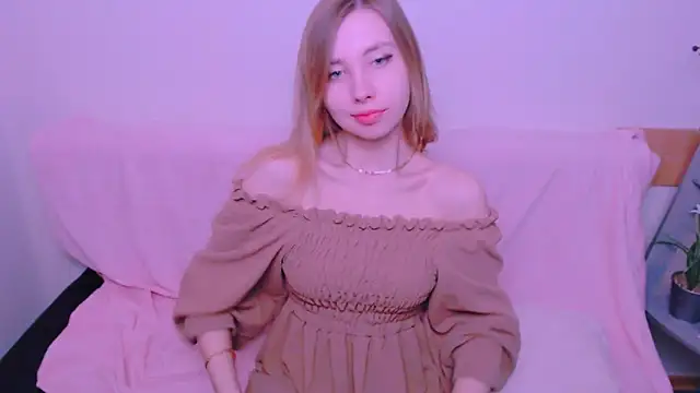 Snapshot of AliceFire_ chatting on May 2026 10:02:02 AM AliceFire online show from May 2026 10:02:02 AM