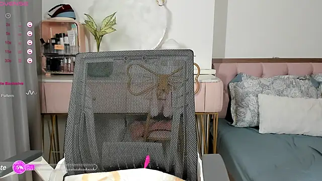  Joliie  online show from January 2025 03:43:01 PM