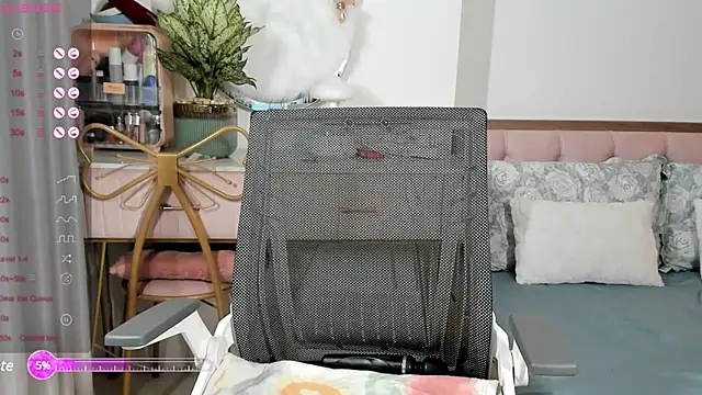  Joliie  online show from February 2025 08:55:01 PM