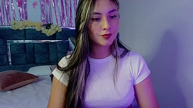 Lia 14  online show from September 2025 10:24:01 PM