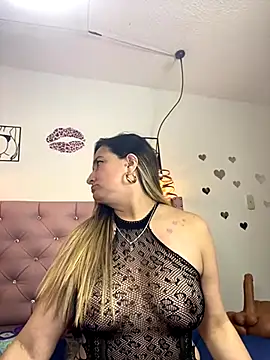 antonella87 online show from October 2025 09:50:01 PM