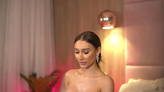 Snapshot of AvaHeath chatting on March 2025 01:32:01 AM AvaHeath online show from March 2025 01:32:01 AM