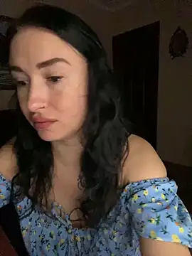 Snapshot of Roxana_Bell chatting on October 2025 07:23:02 PM Roxana Bell online show from October 2025 07:23:02 PM