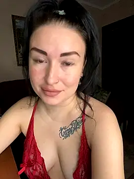 Snapshot of Roxana_Bell chatting on November 2025 12:18:02 PM Roxana Bell online show from November 2025 12:18:02 PM