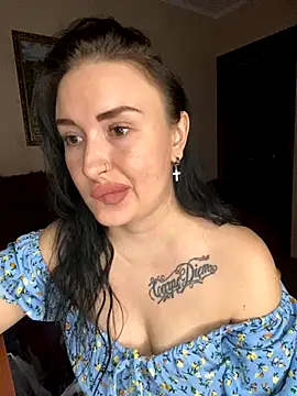 Snapshot of Roxana_Bell chatting on November 2025 08:41:02 PM Roxana Bell online show from November 2025 08:41:02 PM