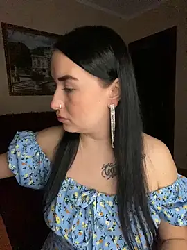 Snapshot of Roxana_Bell chatting on November 2025 09:15:02 PM Roxana Bell online show from November 2025 09:15:02 PM