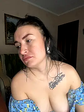 Snapshot of Roxana_Bell chatting on November 2025 11:31:02 AM Roxana Bell online show from November 2025 11:31:02 AM