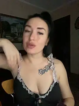 Snapshot of Roxana_Bell chatting on December 2025 12:47:02 PM Roxana Bell online show from December 2025 12:47:02 PM