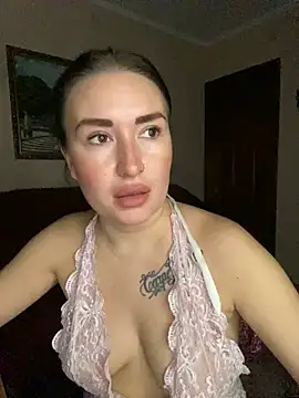 Snapshot of Roxana_Bell chatting on February 2026 01:15:01 PM Roxana Bell online show from February 2026 01:15:01 PM