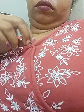 Snapshot of Ravina_patil1 chatting on November 2025 07:45:01 PM Ravina patil1 online show from November 2025 07:45:01 PM