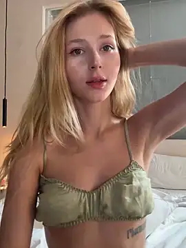 LunaRase online show from February 2026 06:26:01 AM