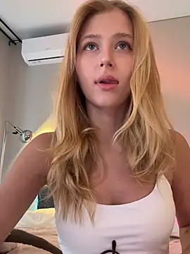 LunaRase online show from March 2026 09:26:01 AM