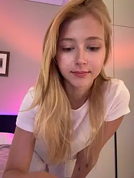 LunaRase online show from March 2026 08:40:01 AM