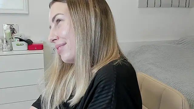 Snapshot of Mia_shy1 chatting on January 2025 09:54:02 AM Mia shy1 online show from January 2025 09:54:02 AM