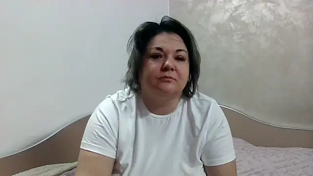 Snapshot of MikyVesela chatting on February 2025 08:20:01 AM MikyVesela online show from February 2025 08:20:01 AM