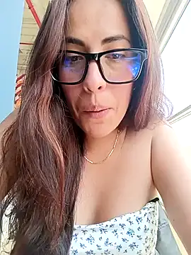 Snapshot of Lena-32 chatting on January 2025 05:05:01 PM Lena-32 online show from January 2025 05:05:01 PM