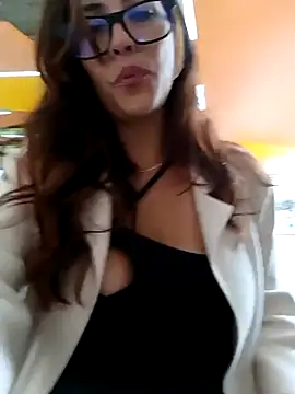 Snapshot of Lena-32 chatting on March 2025 05:38:02 PM Lena-32 online show from March 2025 05:38:02 PM