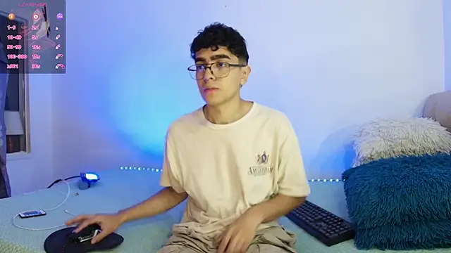 Snapshot of _nickconnor01 chatting on December 2025 10:03:01 PM nickconnor01 online show from December 2025 10:03:01 PM