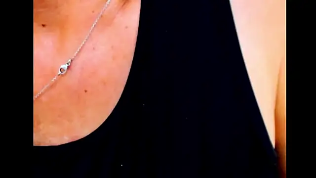 Snapshot of HorniestMilf chatting on February 2025 03:11:01 AM HorniestMilf online show from February 2025 03:11:01 AM