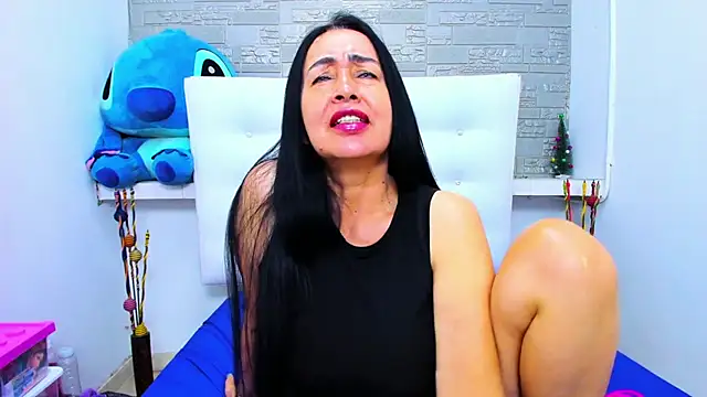 Snapshot of HorniestMilf chatting on October 2025 03:54:01 PM HorniestMilf online show from October 2025 03:54:01 PM