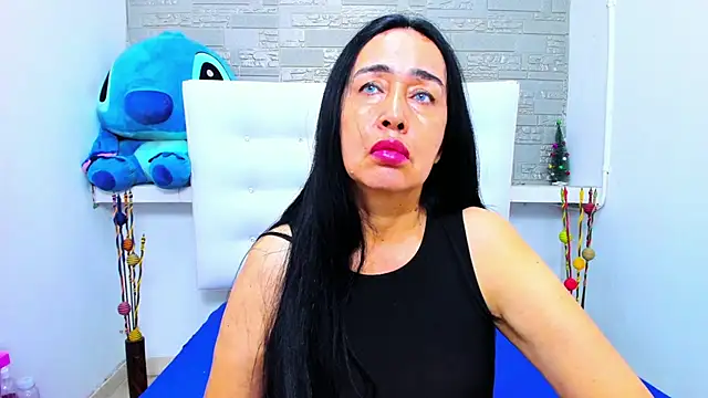 Snapshot of HorniestMilf chatting on October 2025 03:32:01 PM HorniestMilf online show from October 2025 03:32:01 PM