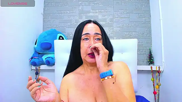 Snapshot of HorniestMilf chatting on October 2025 09:41:01 PM HorniestMilf online show from October 2025 09:41:01 PM