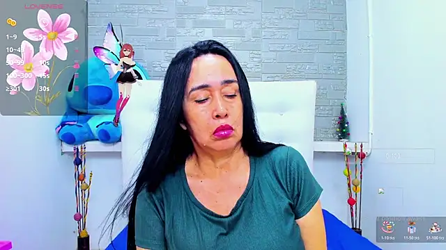 Snapshot of HorniestMilf chatting on November 2025 10:23:01 PM HorniestMilf online show from November 2025 10:23:01 PM