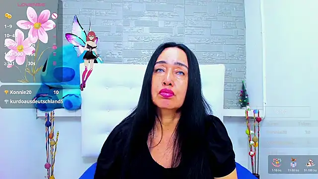 Snapshot of HorniestMilf chatting on November 2025 11:16:01 PM HorniestMilf online show from November 2025 11:16:01 PM