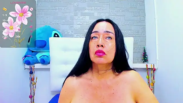 Snapshot of HorniestMilf chatting on November 2025 09:37:01 PM HorniestMilf online show from November 2025 09:37:01 PM