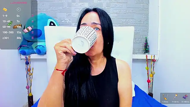 Snapshot of HorniestMilf chatting on November 2025 04:17:02 PM HorniestMilf online show from November 2025 04:17:02 PM