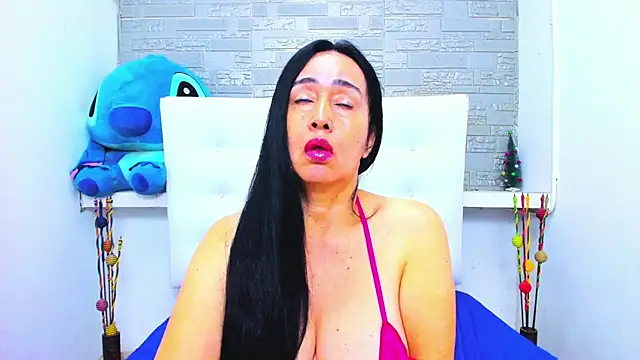 Snapshot of HorniestMilf chatting on November 2025 09:39:01 PM HorniestMilf online show from November 2025 09:39:01 PM