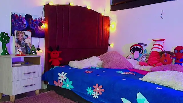 alisson zafiro  online show from November 2025 03:20:02 AM