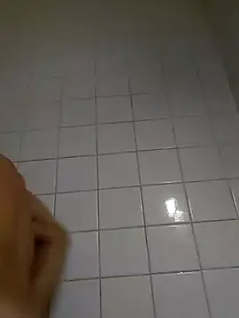 Snapshot of wedge75 chatting on October 2025 04:50:01 PM wedge75 online show from October 2025 04:50:01 PM