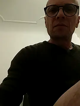 Snapshot of wedge75 chatting on October 2025 05:04:02 PM wedge75 online show from October 2025 05:04:02 PM