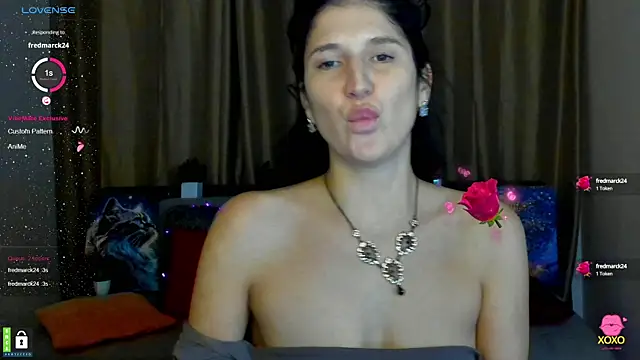 Alianna Solo Kisses online show from February 2025 03:32:01 PM