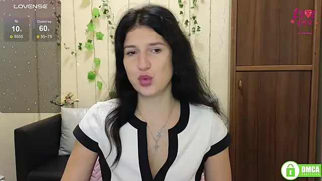 Alianna Solo Kisses online show from October 2025 05:26:02 AM