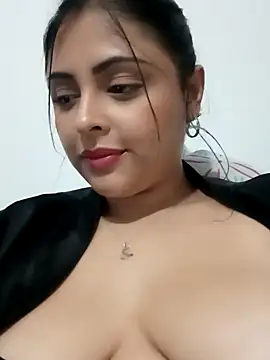 Snapshot of MelannyBell chatting on February 2025 09:28:01 PM MelannyBell online show from February 2025 09:28:01 PM