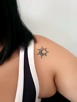 Snapshot of MelannyBell chatting on February 2025 08:41:02 PM MelannyBell online show from February 2025 08:41:02 PM