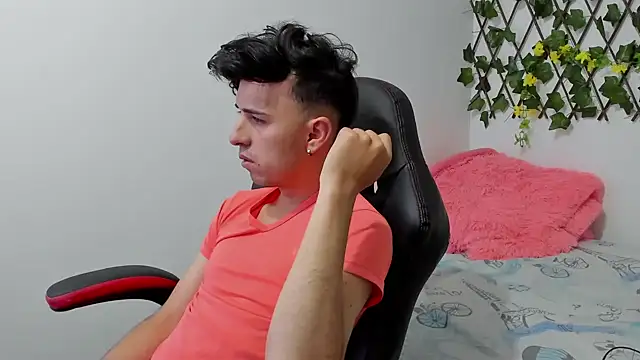 big-dicktop23 online show from February 2025 04:39:02 PM