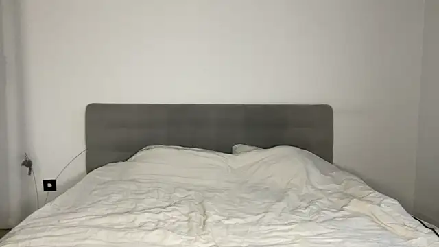 Embersweetbunny online show from December 2025 07:47:02 AM