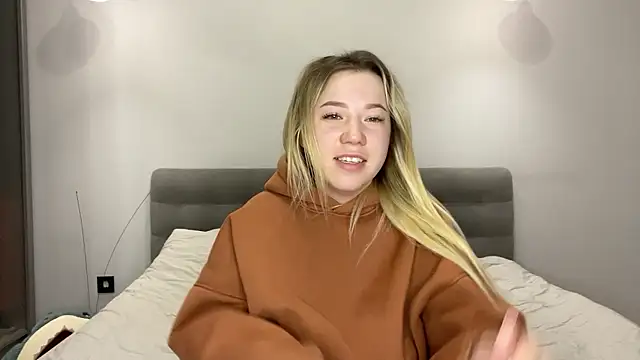 Embersweetbunny online show from January 2026 06:16:01 AM